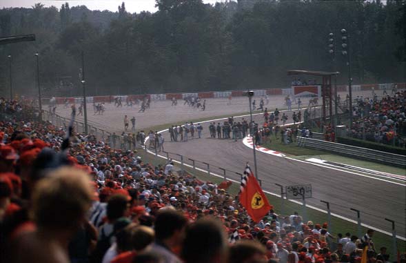 Monza02.jpg (39428 Byte)