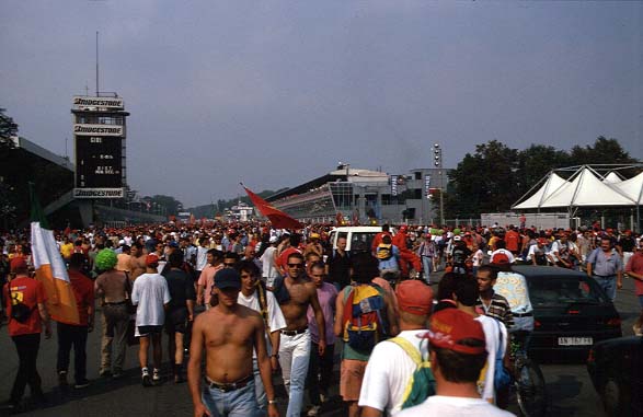 Monza06.jpg (42997 Byte)